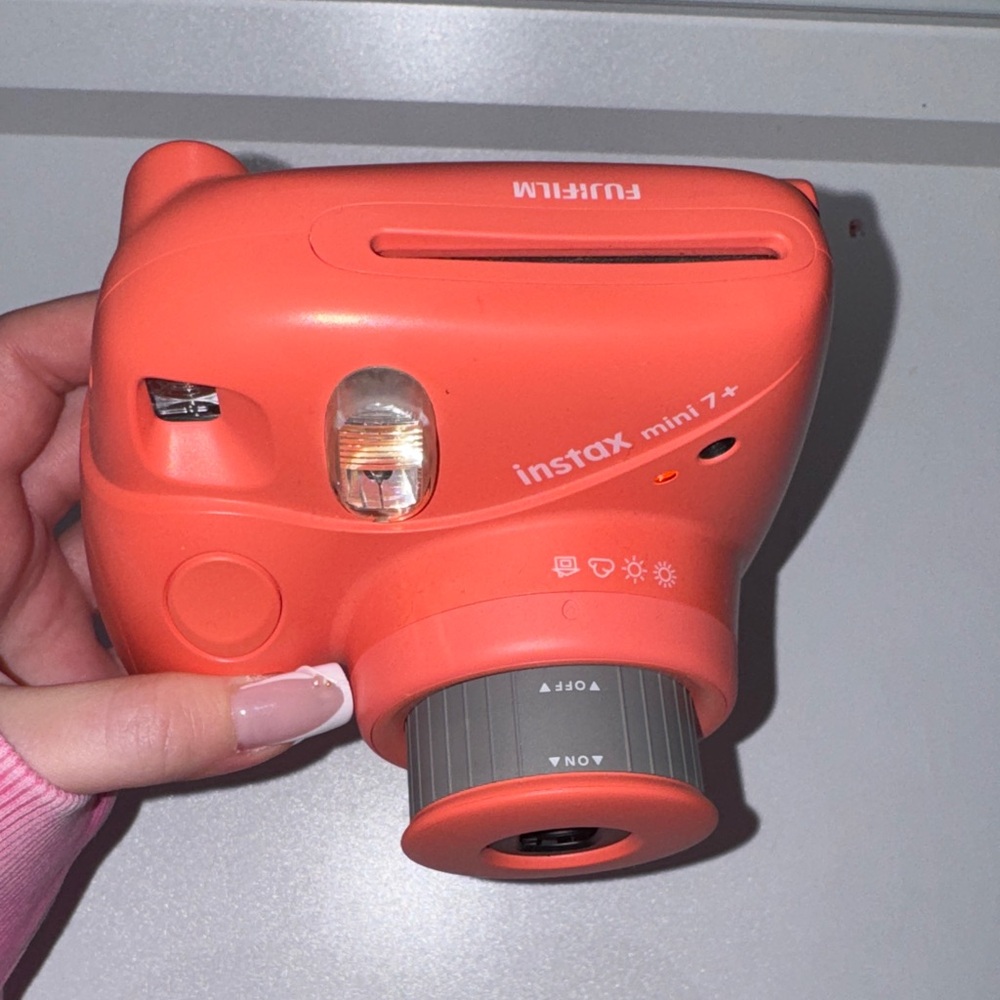 Instax Mini 7+ Camera in Vibrant Coral Polaroid - Picture 6 of 9